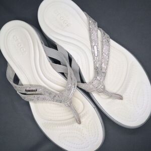 Crocs Dual Comfort Silver Shimmer Strappy Flip Flop Sandals Size 10W